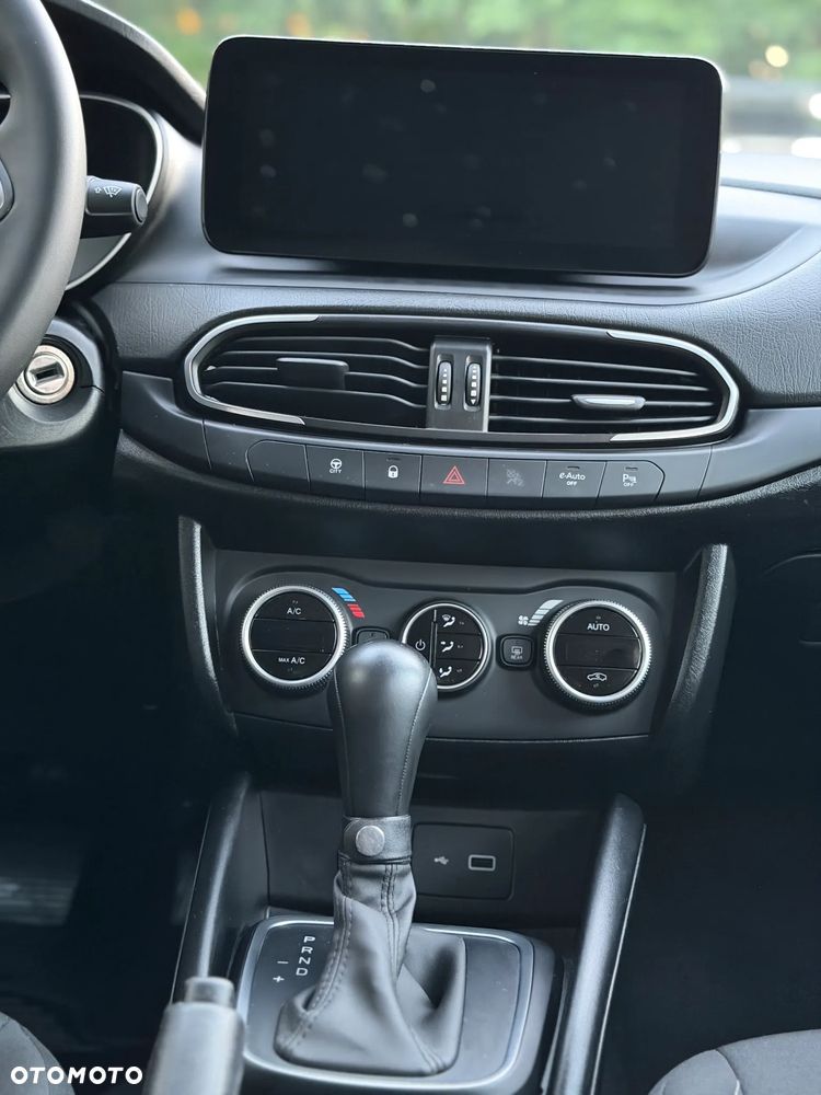Fiat Tipo 1.5 Hybrid Garmin DCT - 32
