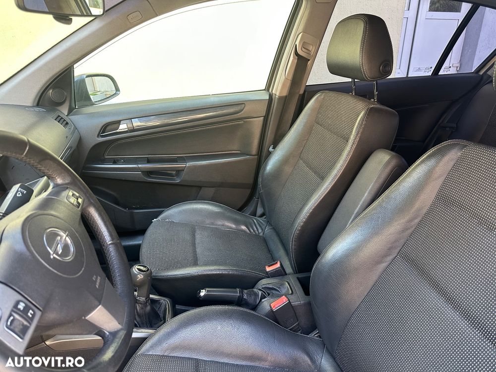 Opel Astra 1.7 CDI Cosmo - 17
