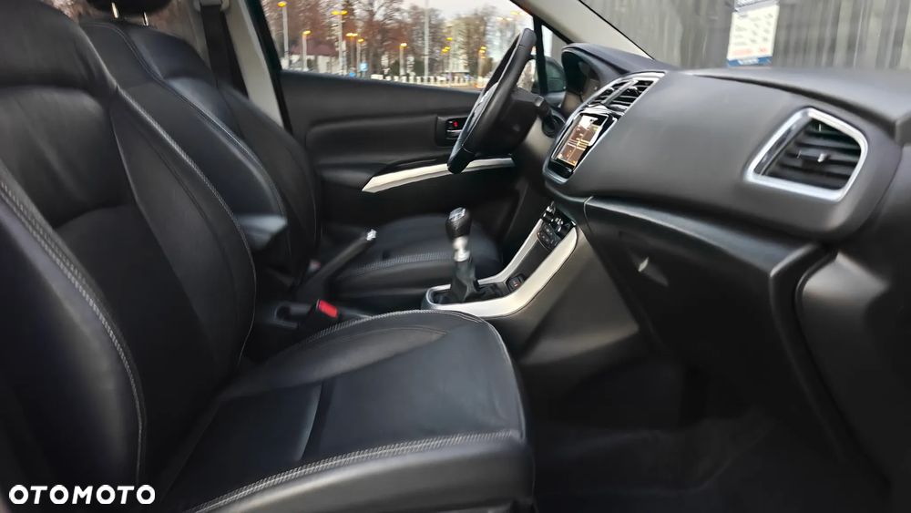 Suzuki SX4 S-Cross 1.4 Boosterjet Allgrip Comfort+ - 34