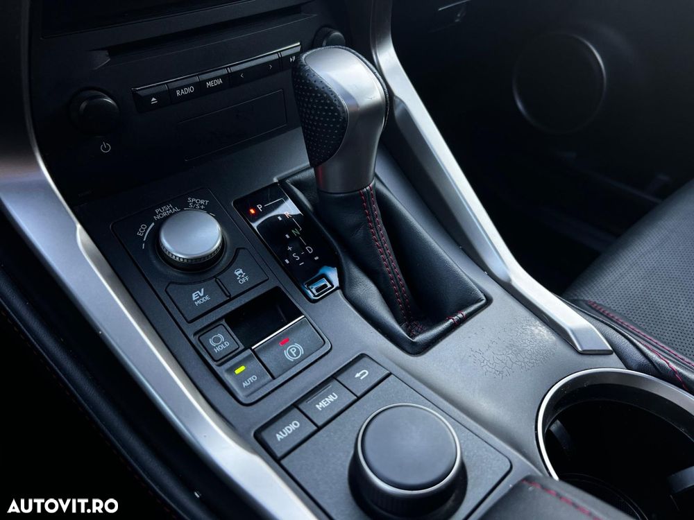 Lexus Seria NX - 15