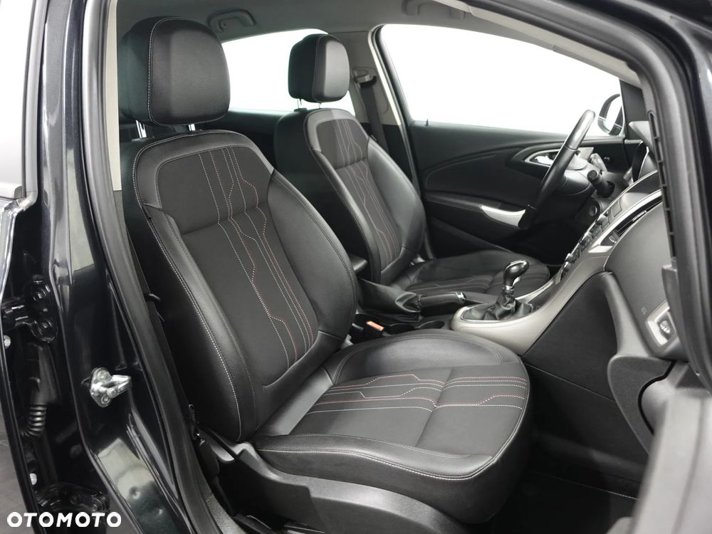 Opel Astra 1.4 150 Jahre - 27