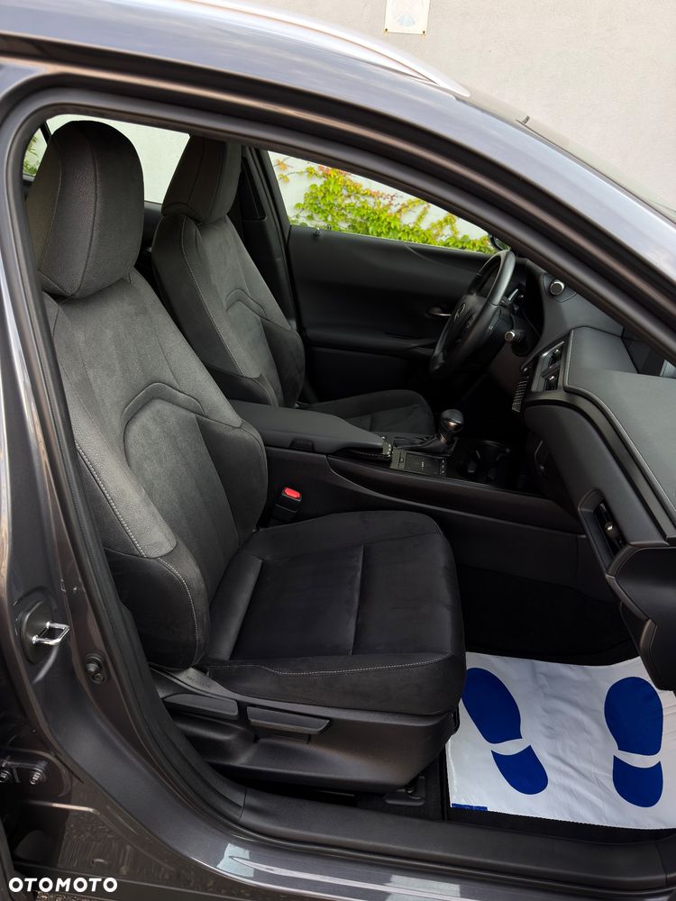 Lexus UX 250h Prestige 2WD - 9