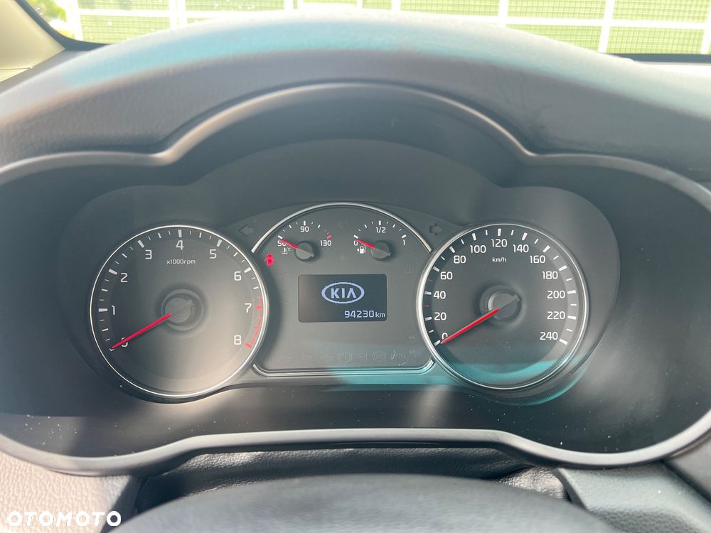 Kia Carens 1.6 GDI L 7os EU6 - 23
