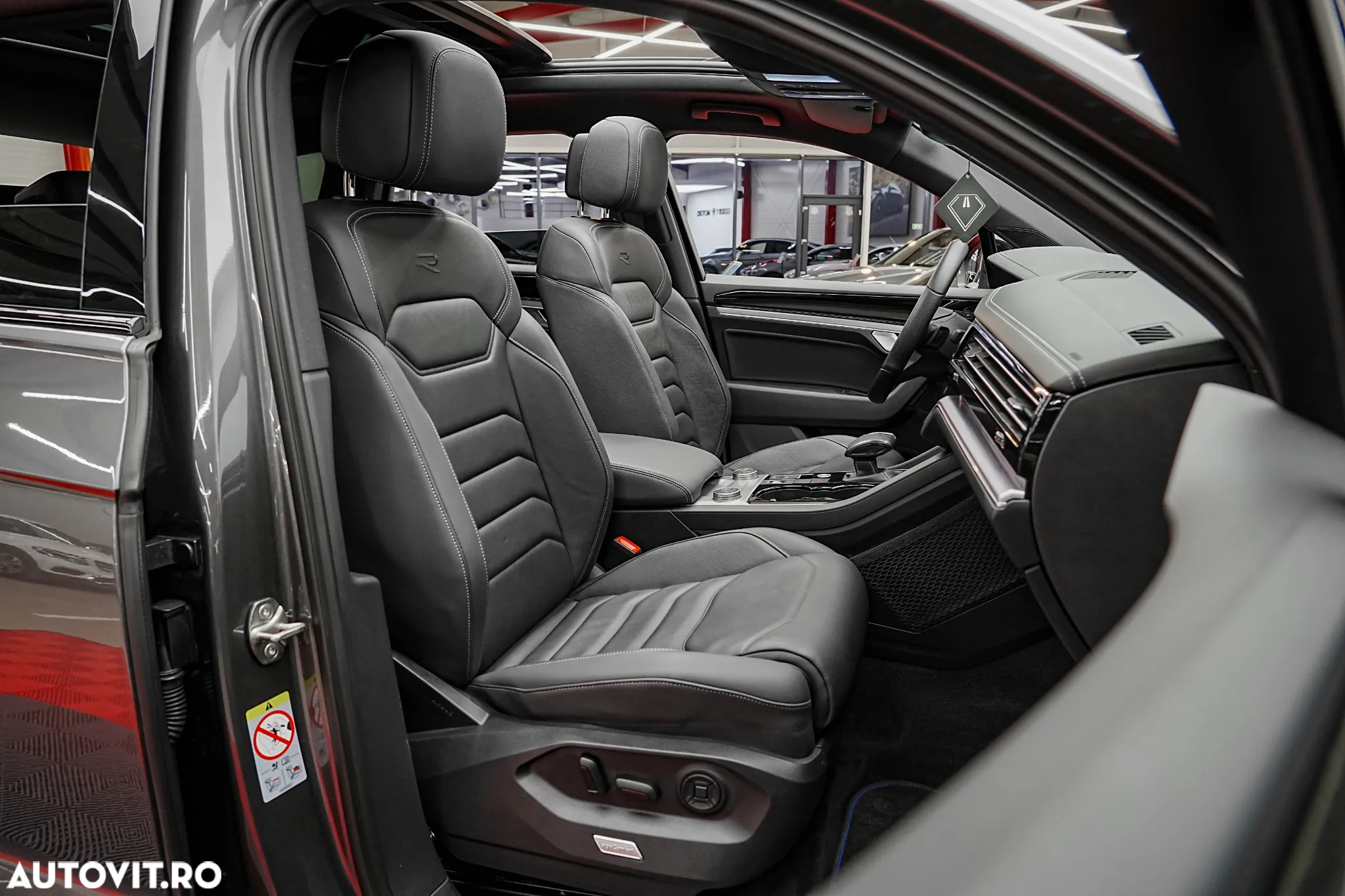 Volkswagen Touareg V6 TSI eHybrid PHEV R - 4