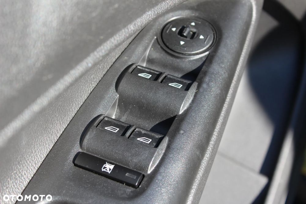 Ford Tourneo Connect 1.6 TDCi Titanium - 14