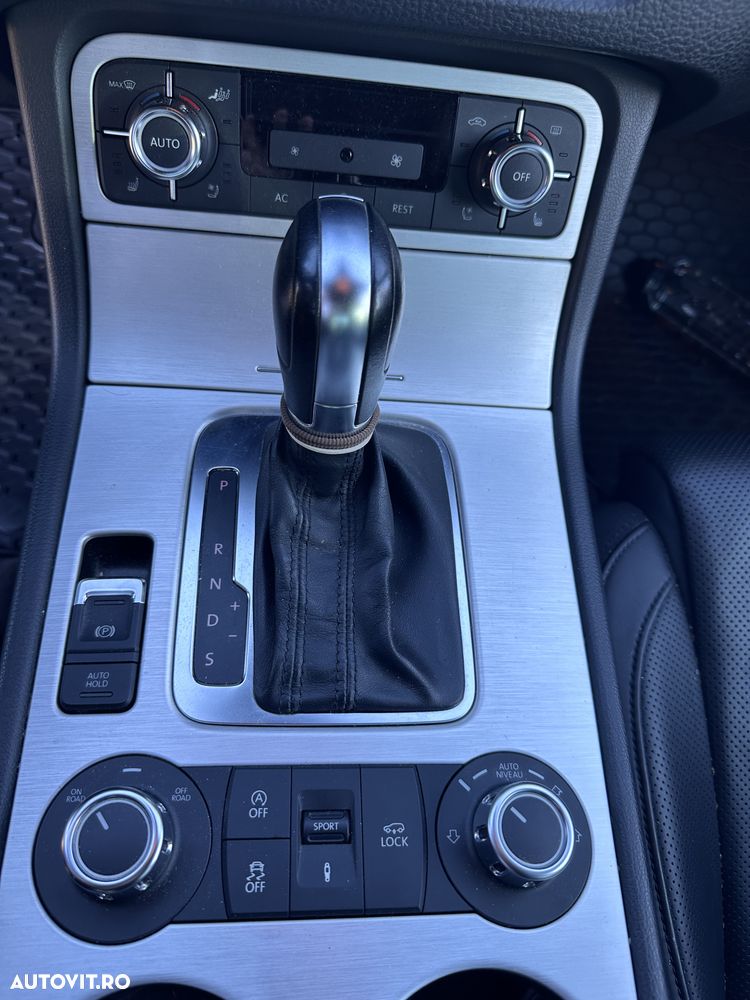 Volkswagen Touareg - 12