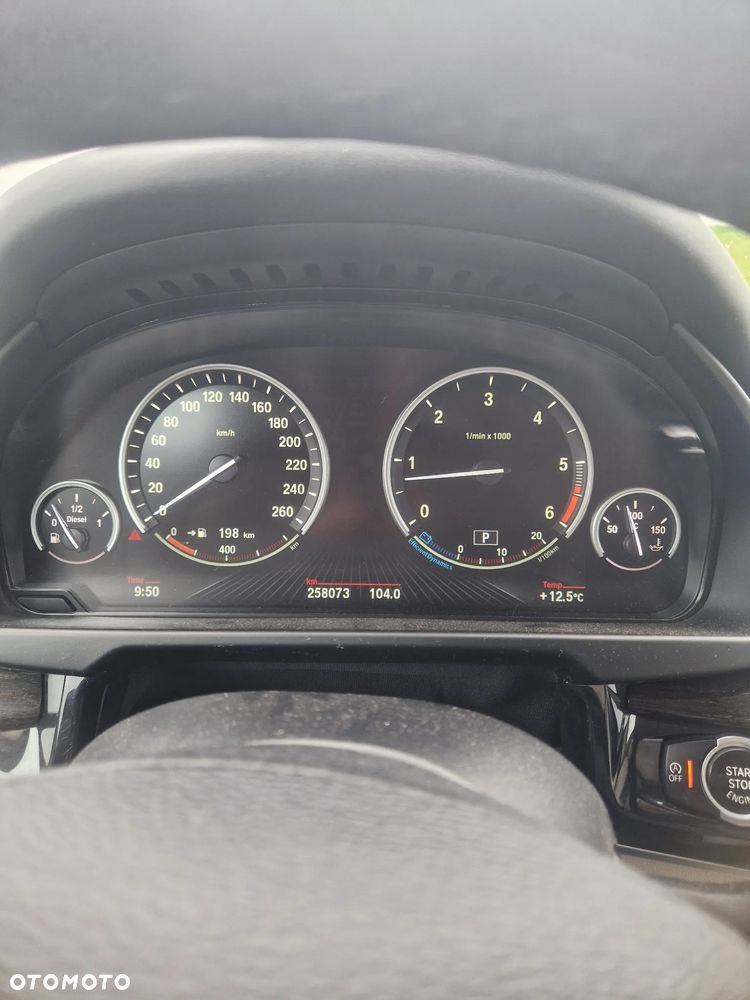 BMW X5 xDrive40d - 8