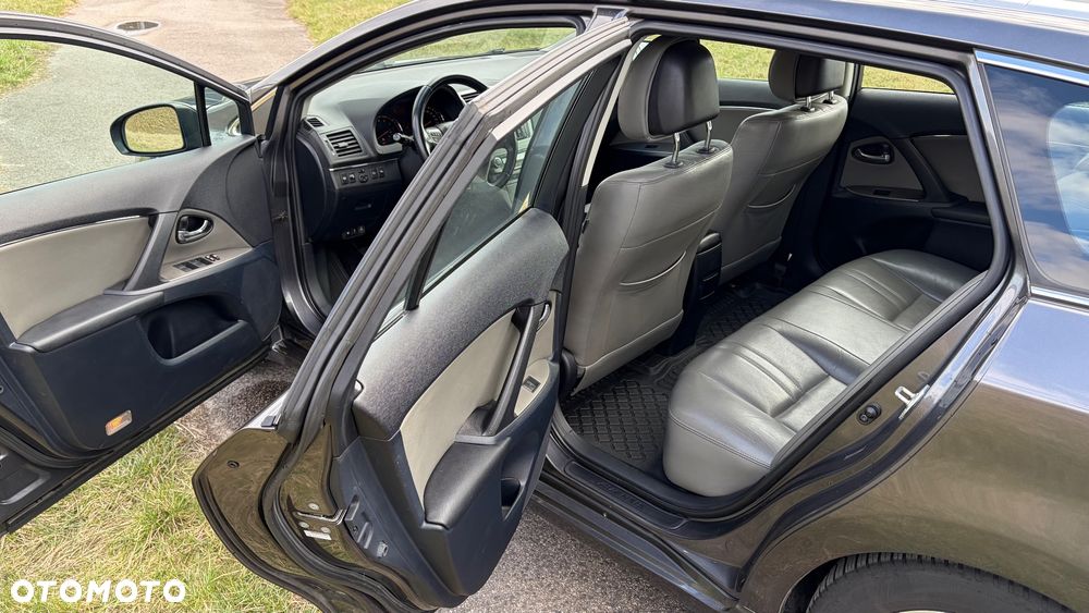 Toyota Avensis 2.0 Executive - 22