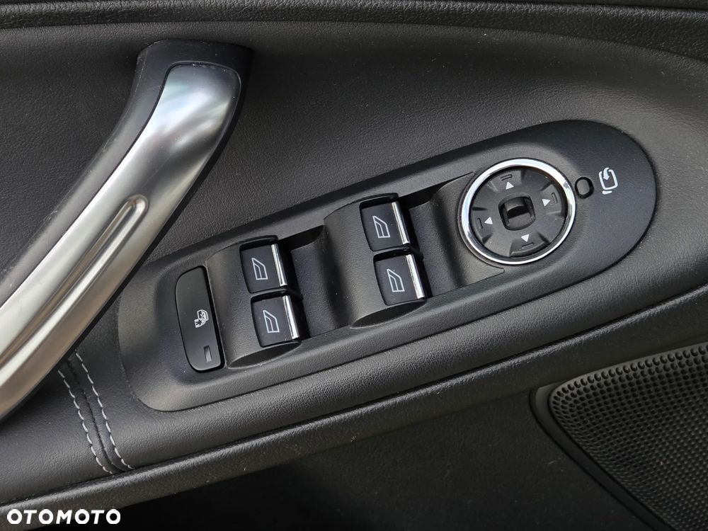 Ford S-Max 2.0 TDCi DPF Ambiente - 27