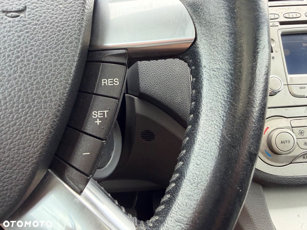 Ford Kuga 2.0 TDCi Titanium FWD - 16