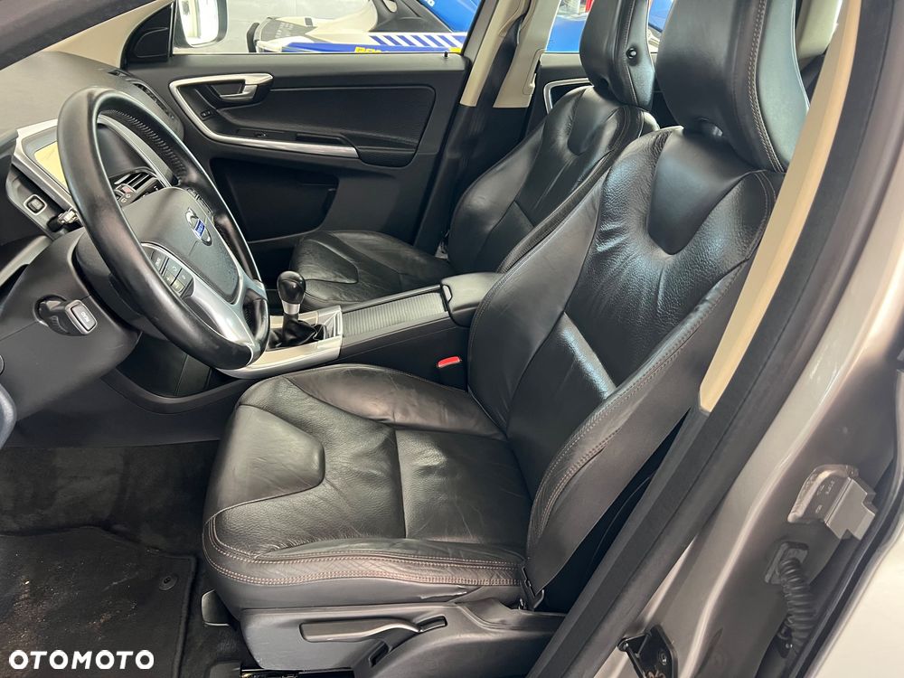 Volvo XC 60 D5 AWD RDesign - 17