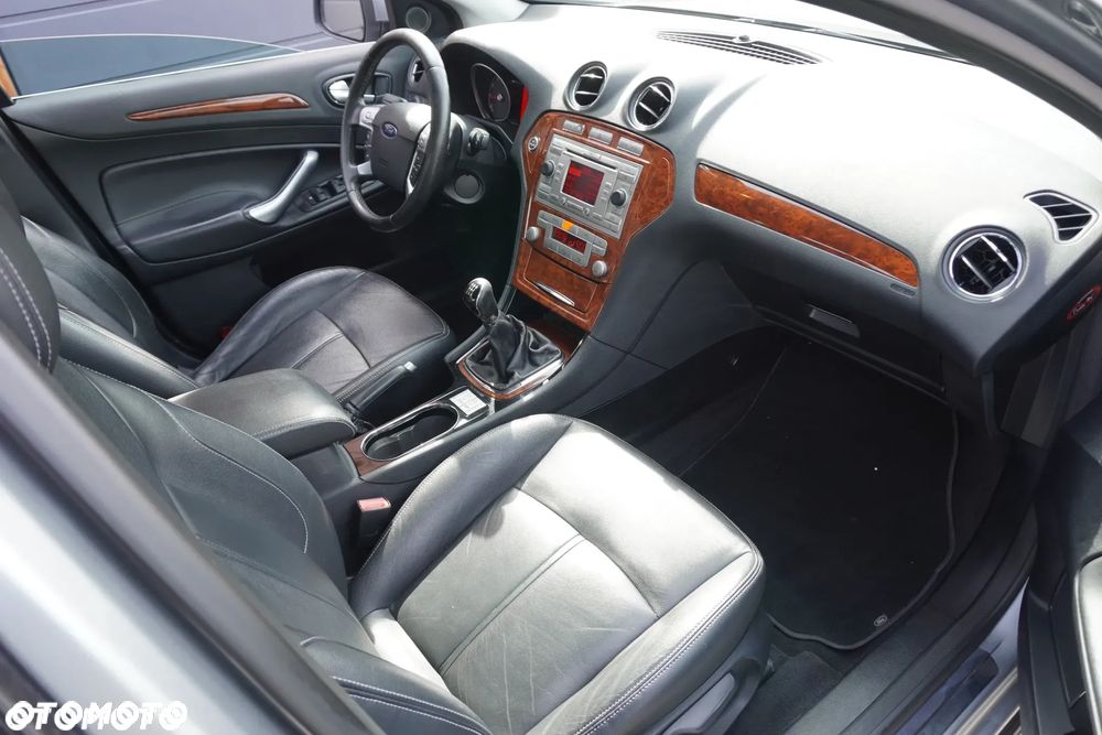 Ford Mondeo 2.0 Ghia X100 / X - 9
