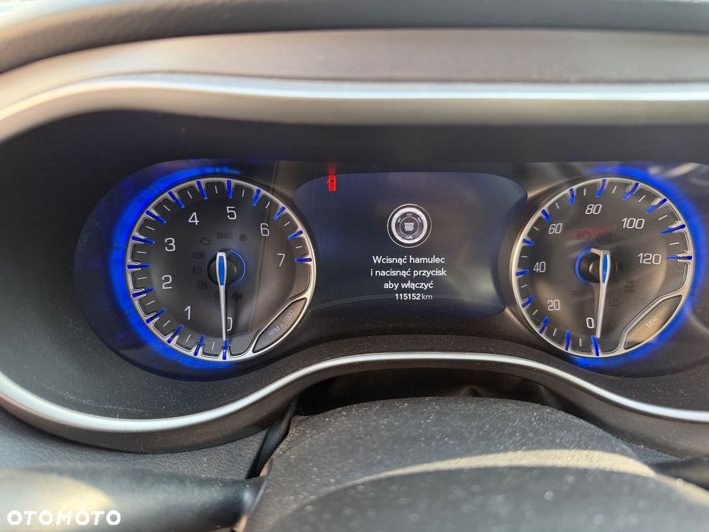 Chrysler Pacifica - 8