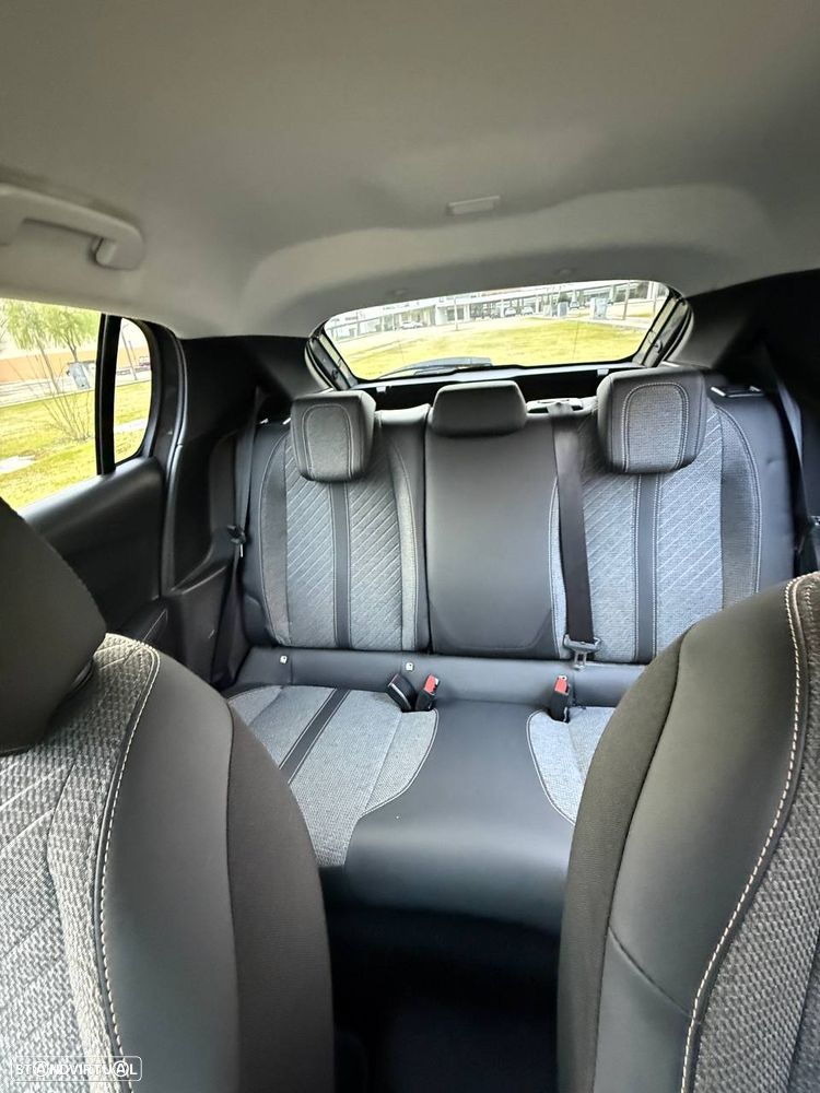 Peugeot e-208 Active - 17