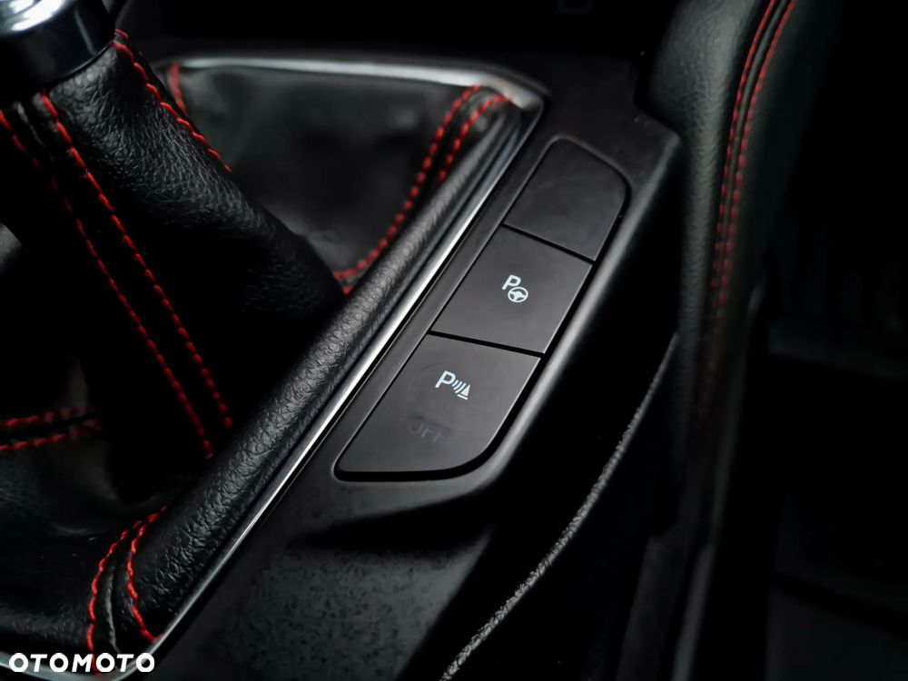 Ford Kuga 1.5 EcoBoost FWD ST-Line X - 17