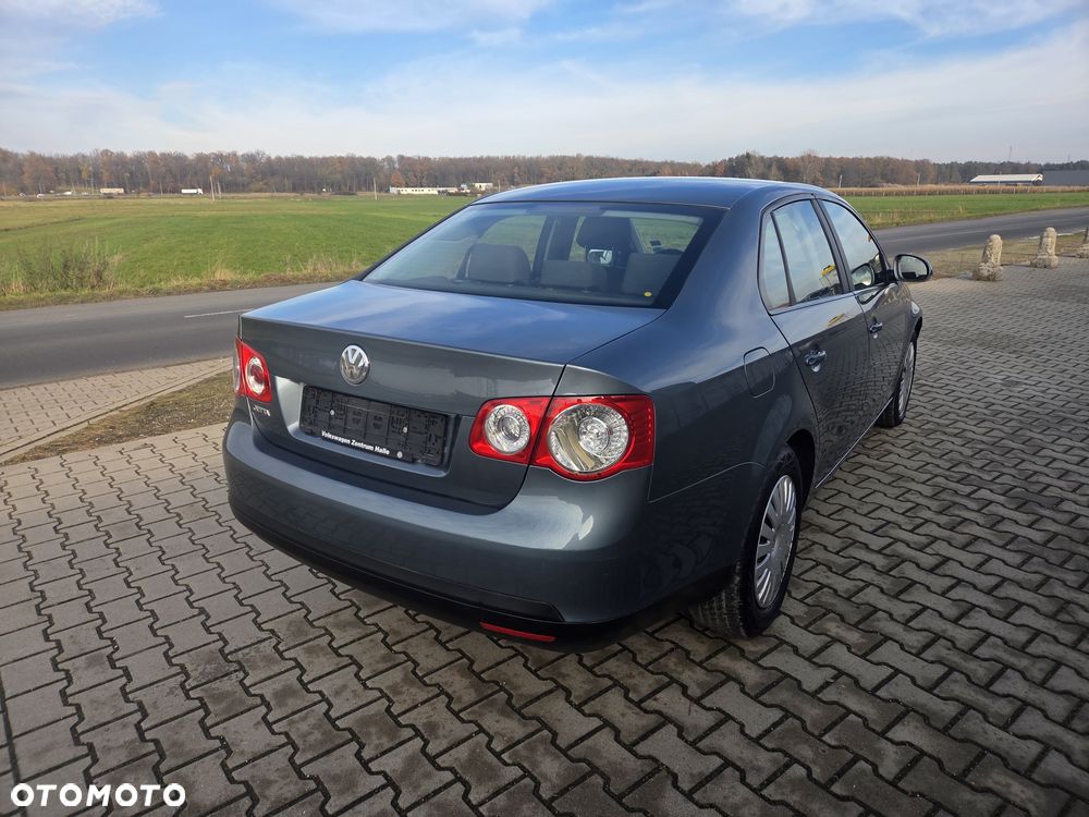 Volkswagen Jetta 1.6 Trendline - 6