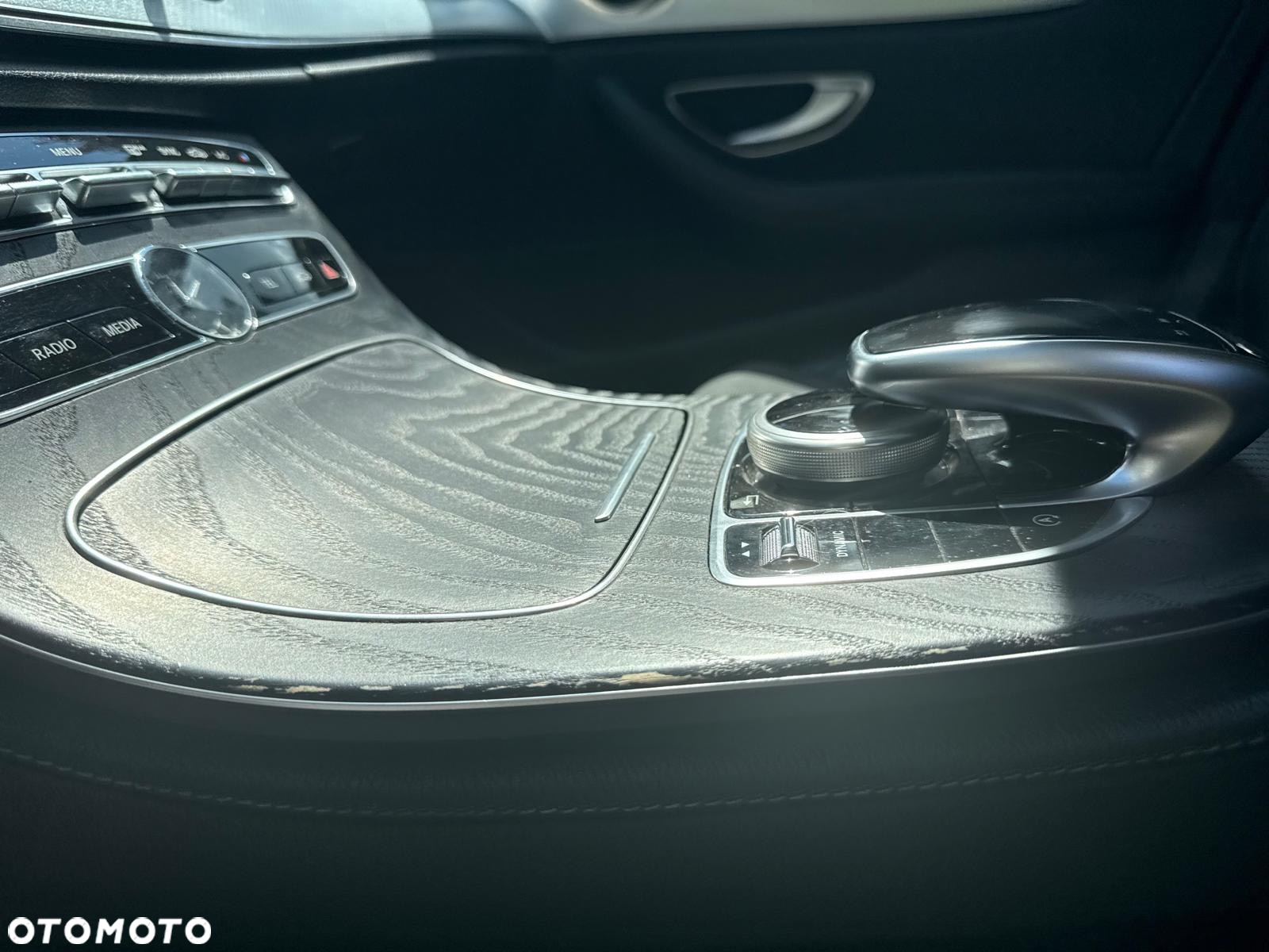 Mercedes-Benz Klasa E 220 d 4-Matic 9G-TRONIC - 11