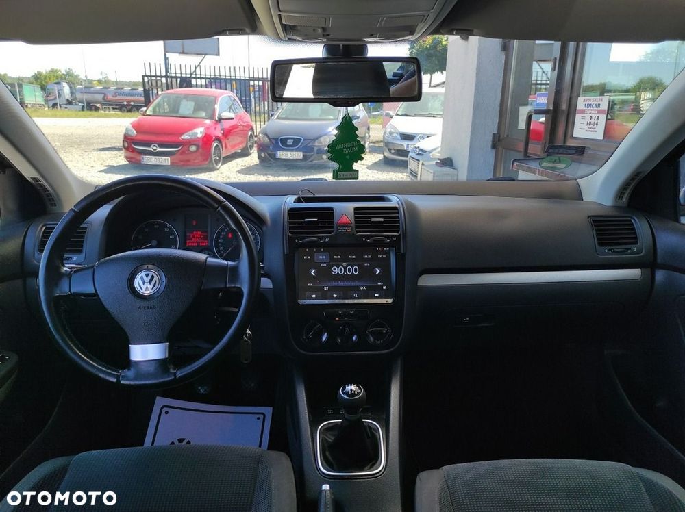 Volkswagen Golf - 10