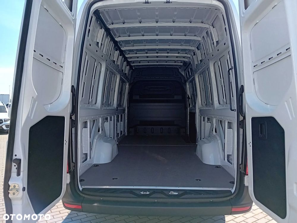Mercedes-Benz Sprinter - 9