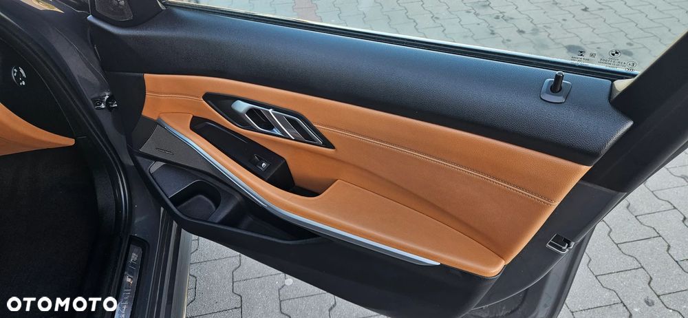 BMW Seria 3 M340i xDrive sport - 16