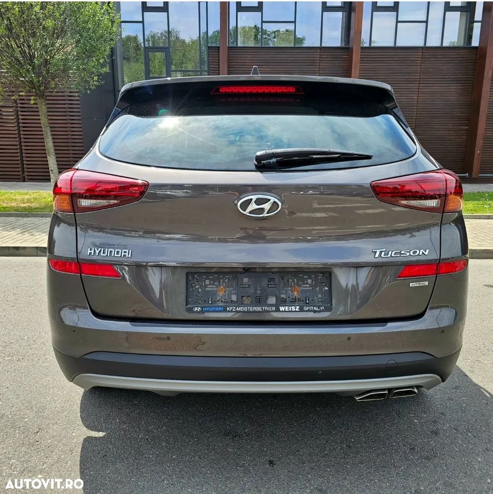 Hyundai Tucson 1.6 CRDi 4WD 6MT Premium - 12