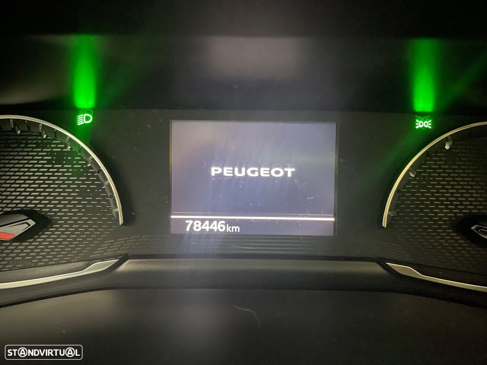 Peugeot 208 1.2 PureTech Active Pack - 26