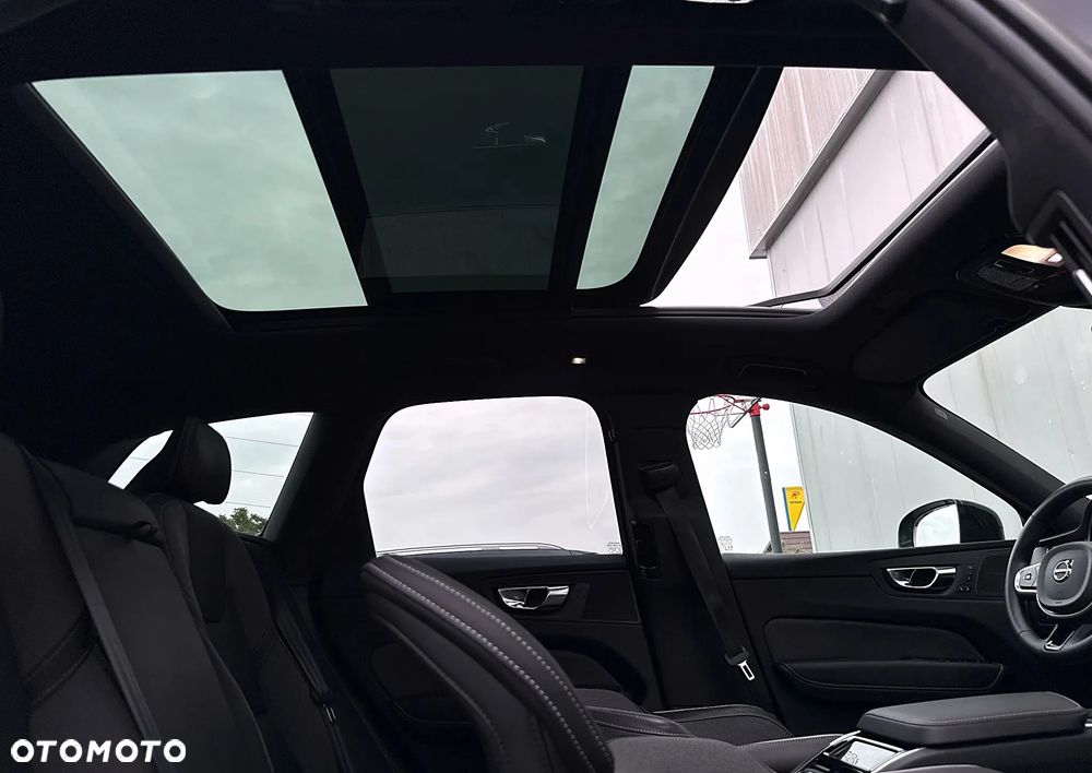 Volvo XC 60 B4 D AWD Plus Dark - 5
