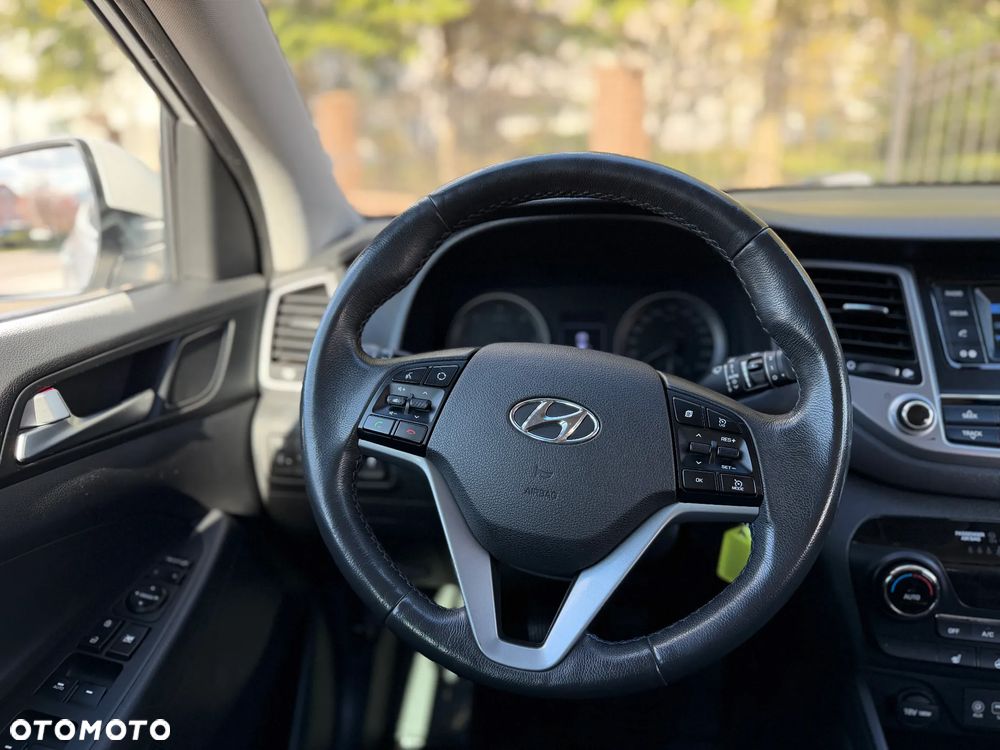 Hyundai Tucson 1.7 CRDI BlueDrive GO 2WD - 18
