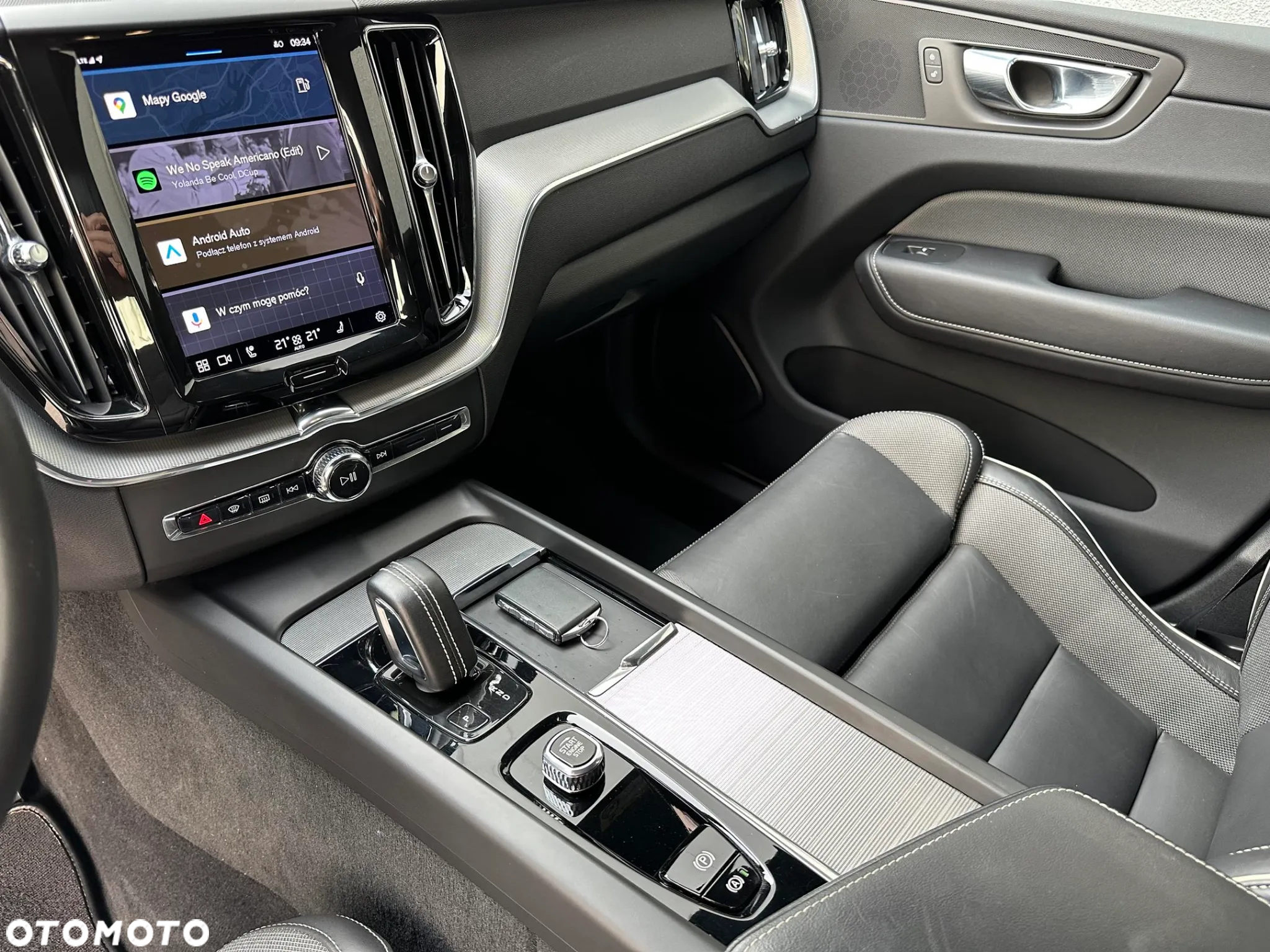 Volvo XC 60 B4 D AWD Plus Dark - 11