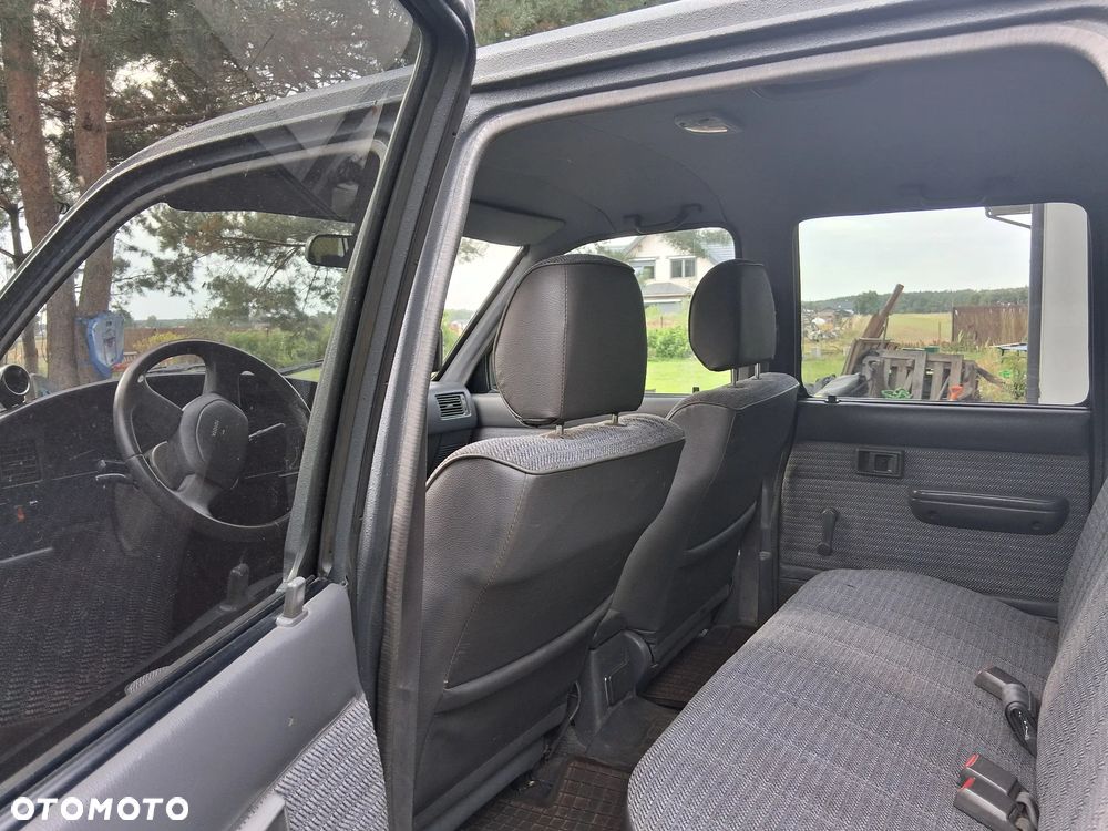 Toyota Hilux 4WD SR5 - 11