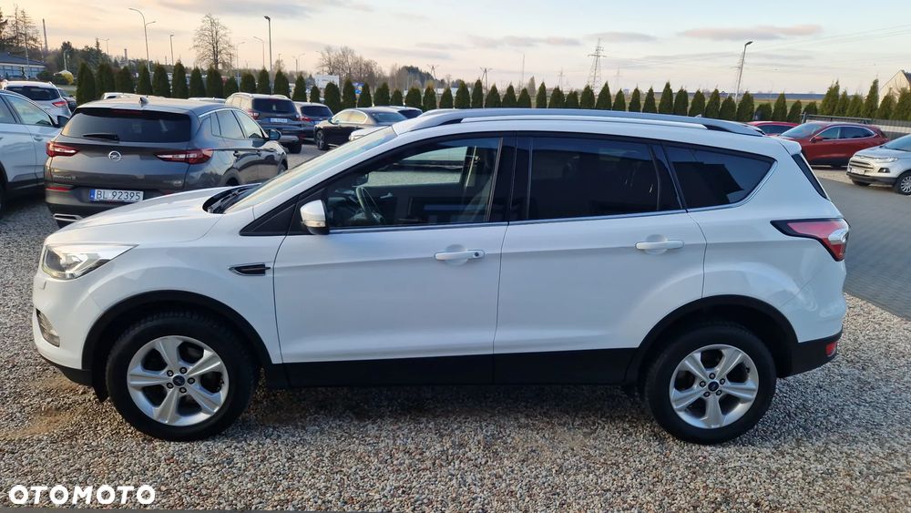 Ford Kuga 1.5 EcoBoost 2x4 Titanium - 25