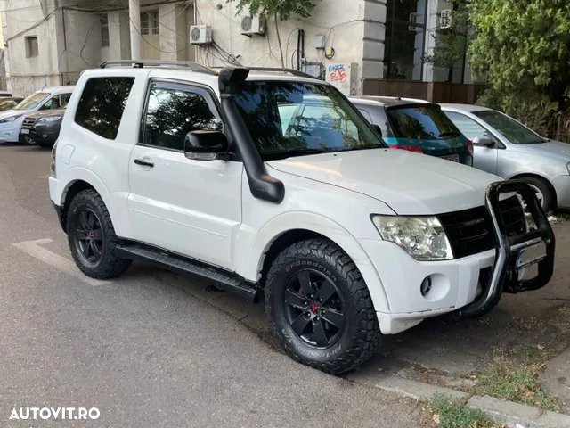 Mitsubishi Pajero 3.2 DI-D Dakar - 2