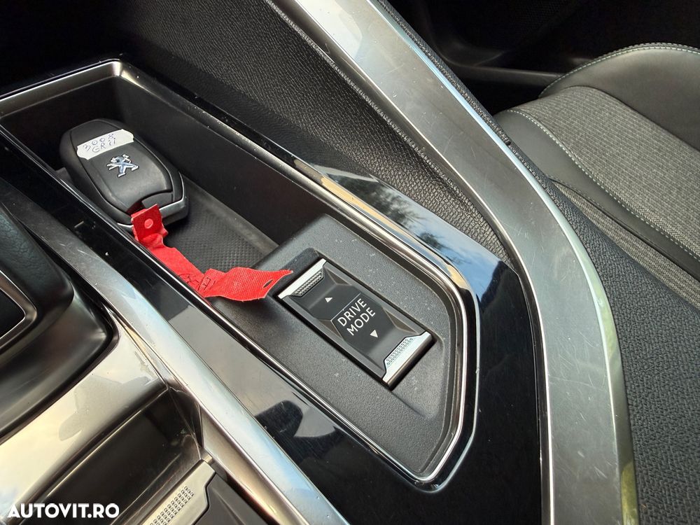 Peugeot 3008 BlueHDi 130 Stop & Start EAT8 Allure - 37