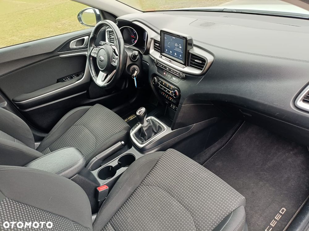 Kia Ceed 1.6 CRDi SCR L - 16