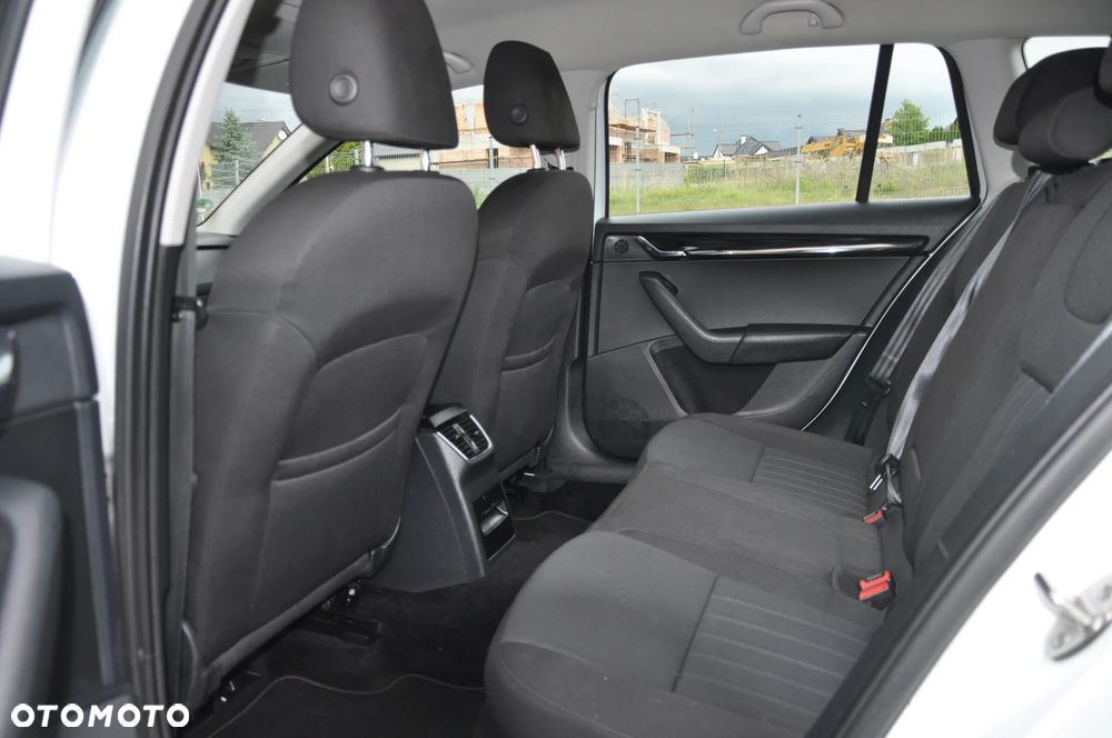 Skoda Octavia 2.0 TDI Edition DSG - 27