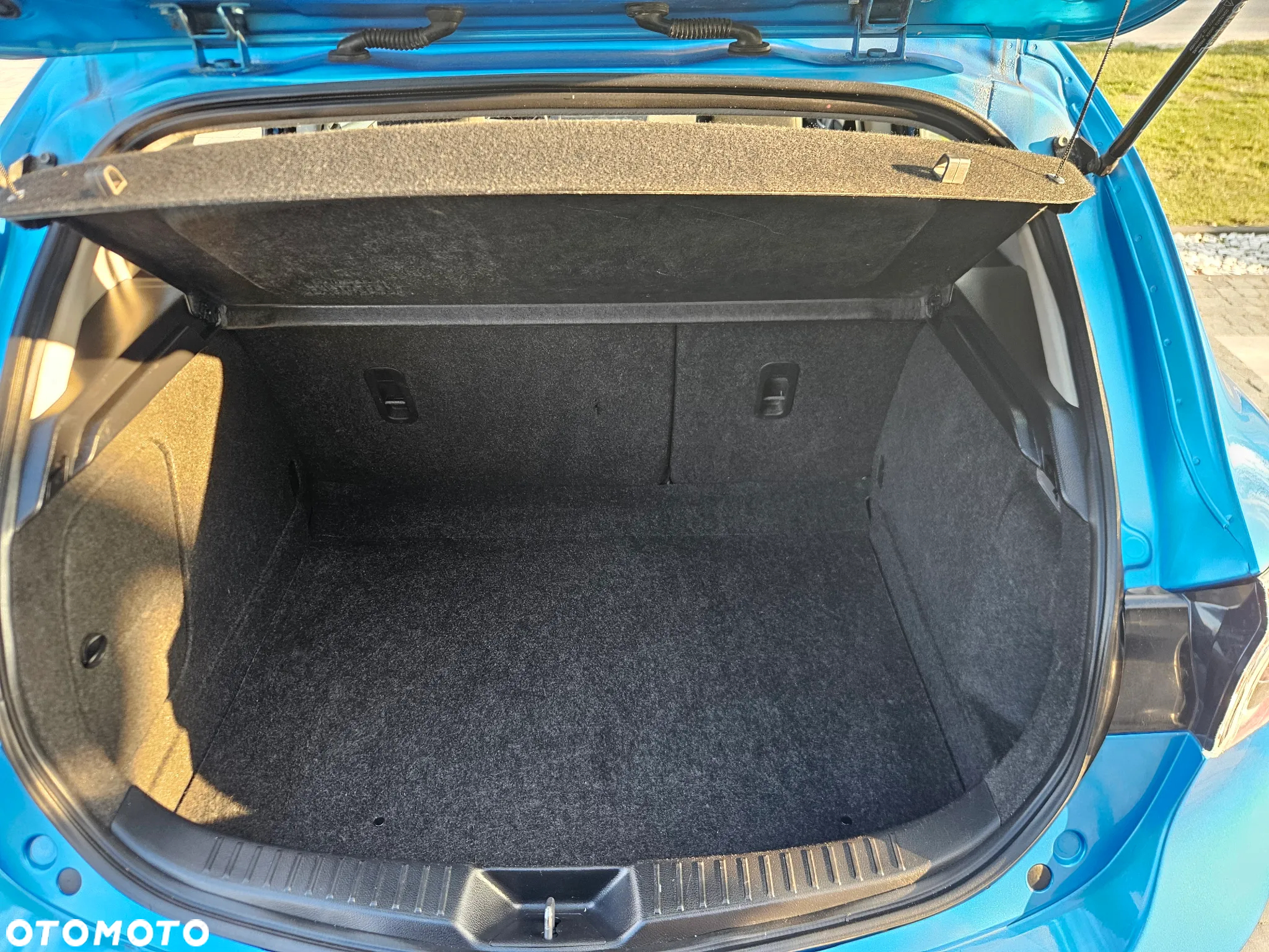 Mazda 3 1.6 Active + - 14