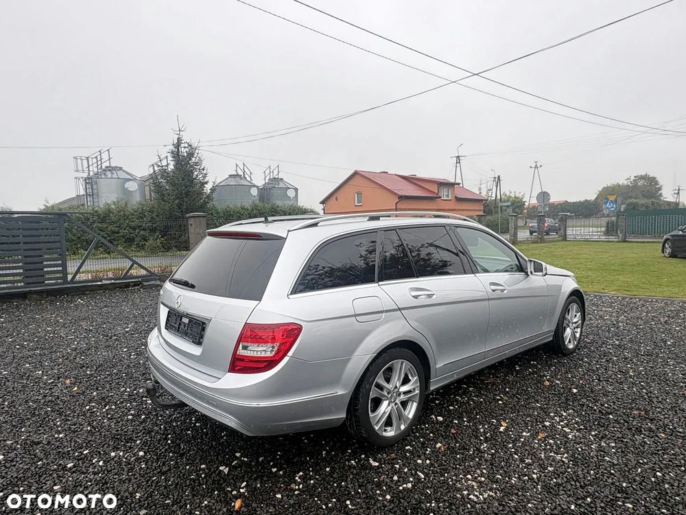 Mercedes-Benz C200 2012 photo 4