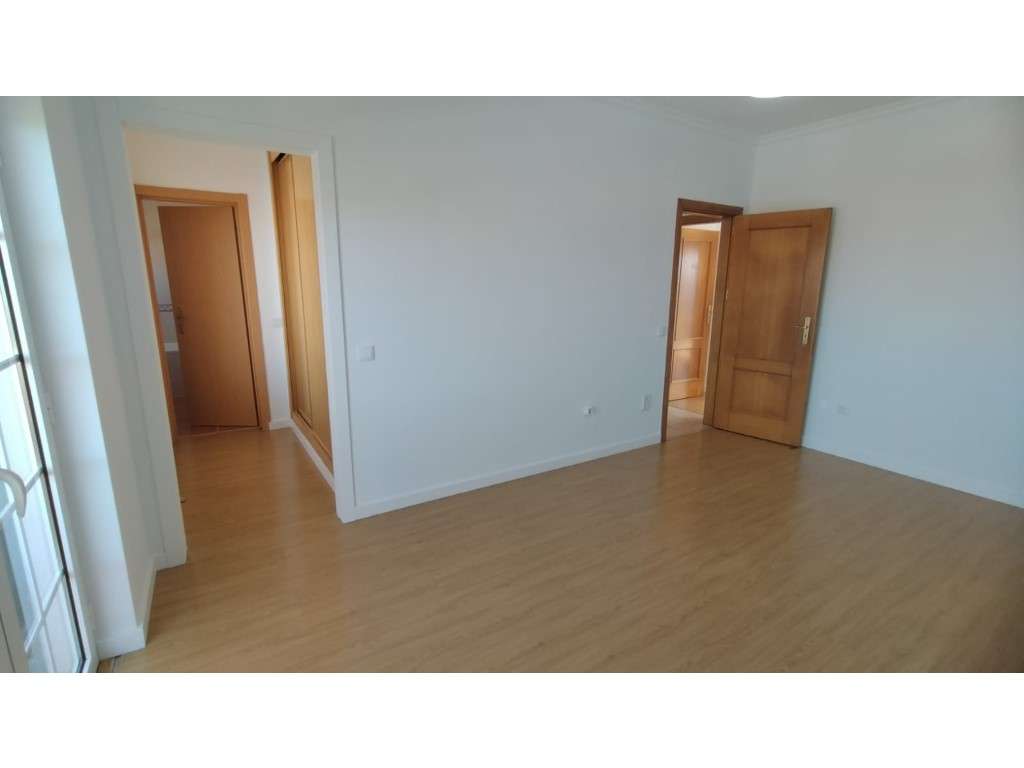 Moradia Geminada T4 em Setúbal - Grande imagem: 4/60