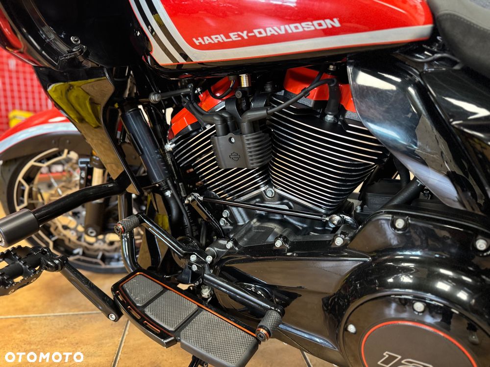 Harley-Davidson Touring Road Glide - 22