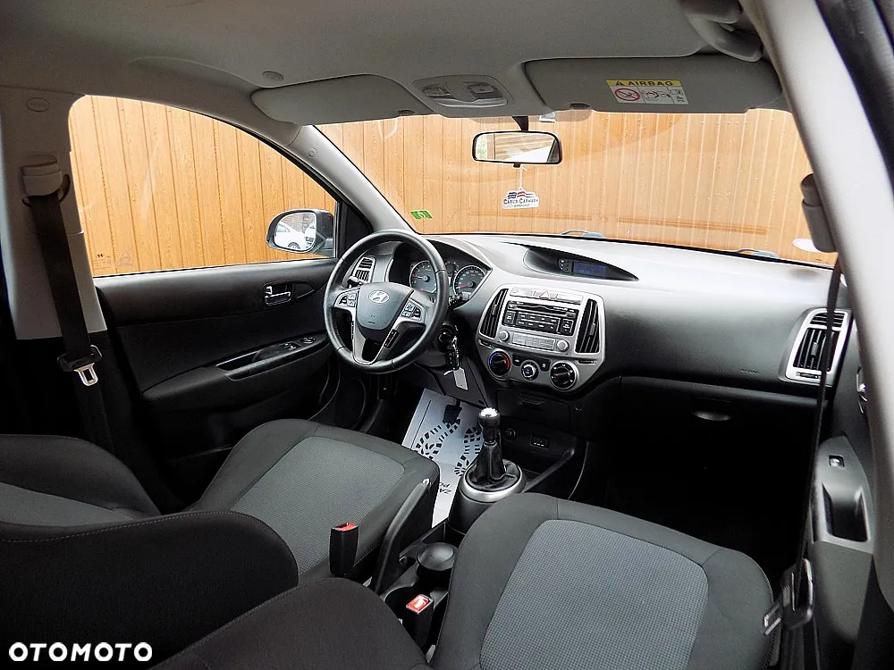 Hyundai i20 1.2 GO - 17