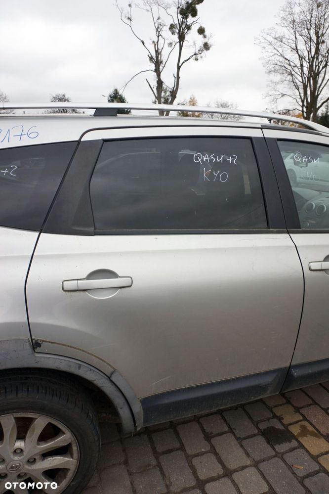 DRZWI TYLNE PRAWE QASHQAI+2 I J10 KY0  SREBRNY NISSAN 2008-2013 - 1