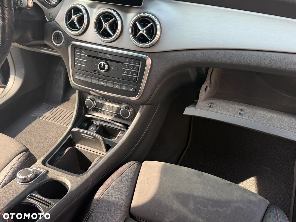 Mercedes-Benz GLA 250 4-Matic - 16