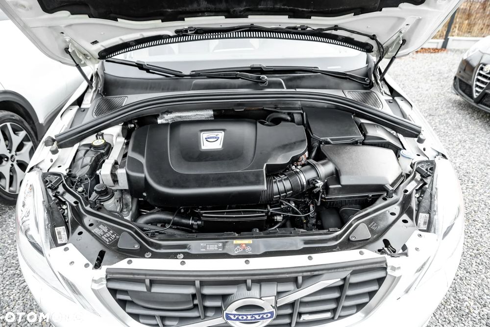 Volvo XC 60 D5 AWD RDesign - 37