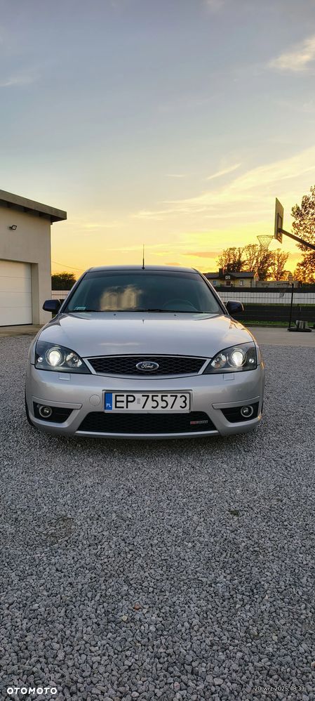 Ford Mondeo 3.0 V6 ST 220 - 2