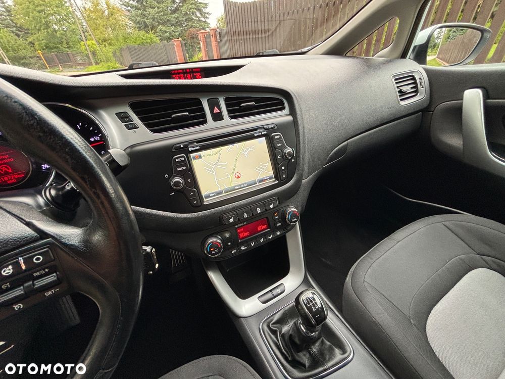 Kia Ceed 1.6 CRDi 128 ISG SW Dream-Team Edition - 9