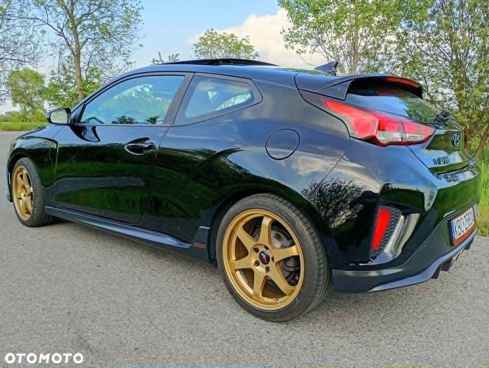 Hyundai Veloster - 10