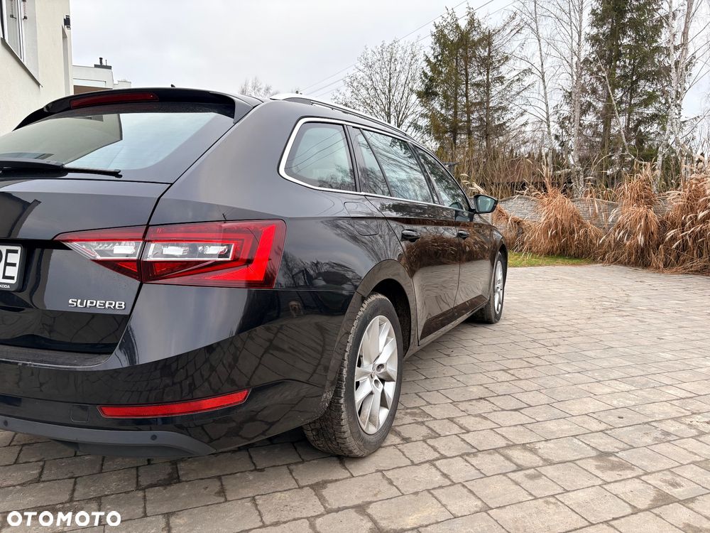 Skoda Superb 2.0 TDI Style DSG - 4