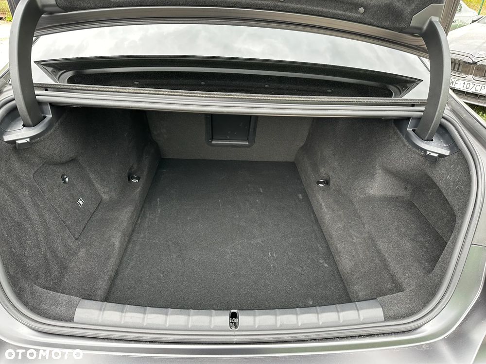 BMW Seria 7 M760e PHEV xDrive Individual Edition sport - 26