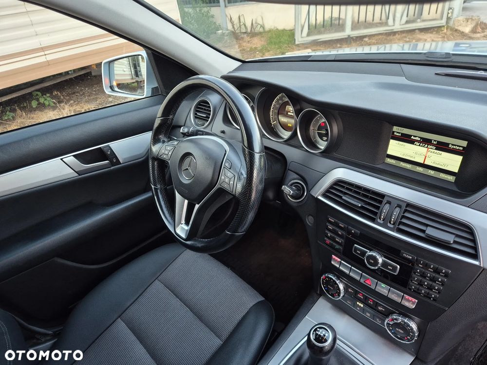 Mercedes-Benz Klasa C 220 CDI DPF (BlueEFFICIENCY) Avantgarde - 8