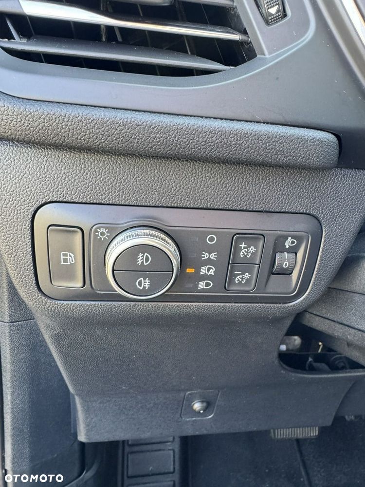 Ford Kuga - 17